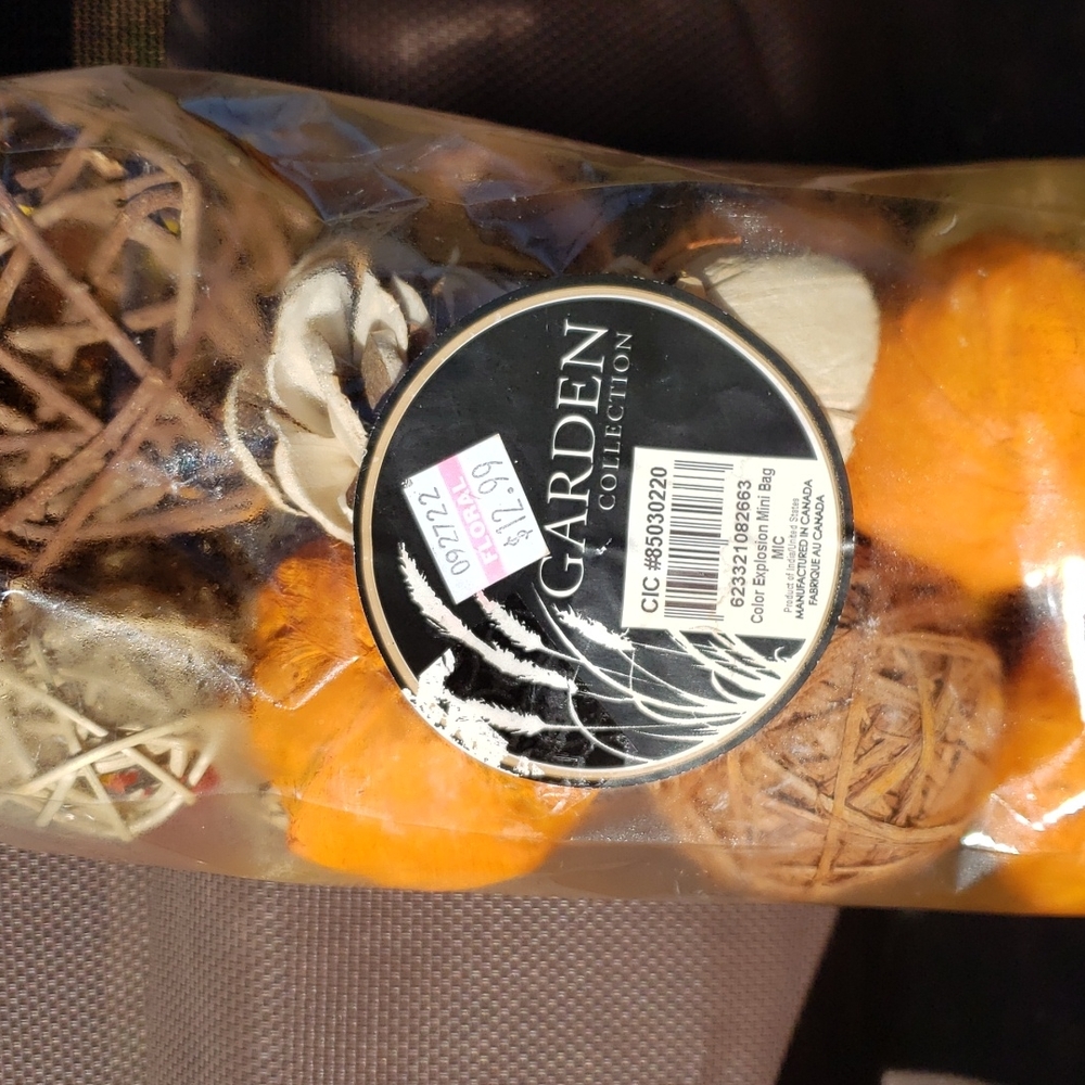 Fall Decorations, The Garden Collection - Picture 2 of 5